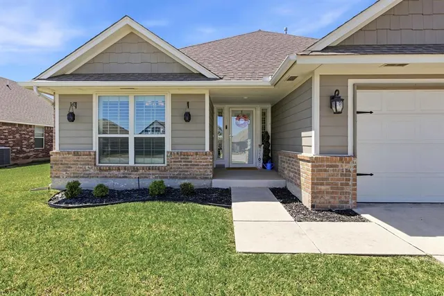 Photo 3 — 705 Windy Lane, Yukon, OK 73099