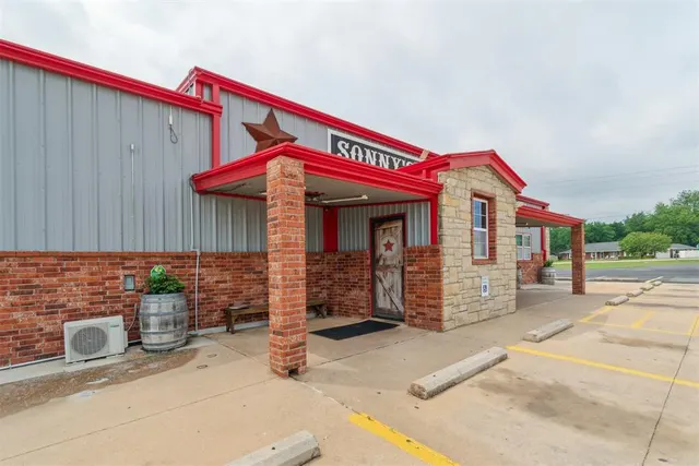 Photo 7 — 2406 Weedn Boulevard, Purcell, OK 73080
