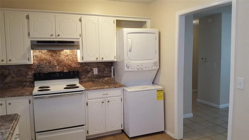 Photo 3 — 831 Russell Circle, Norman, OK 73071