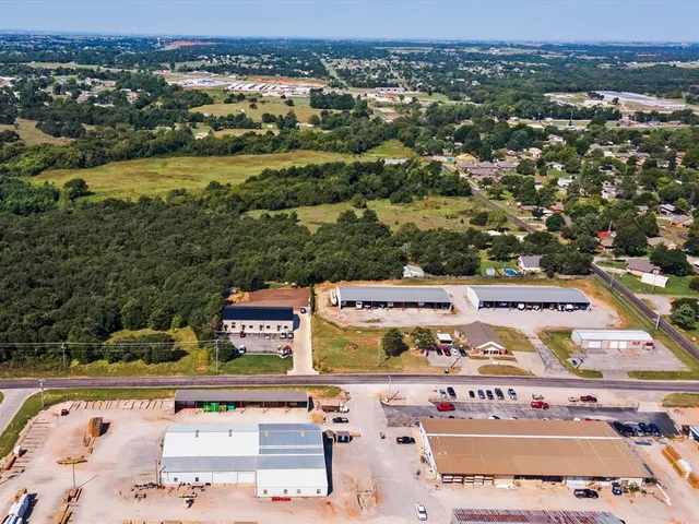 Photo 2 — 801 S Tyler Avenue, Blanchard, OK 73010