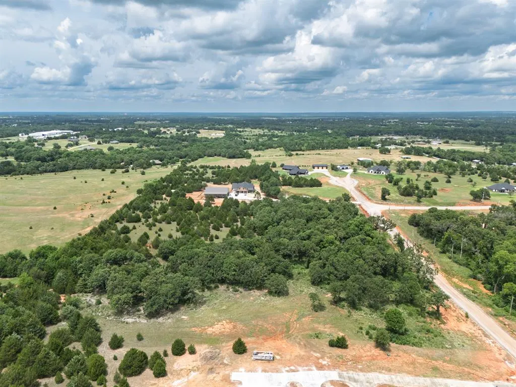 Photo 3 — 107 Pine Valley Lane, Shawnee, OK 74801