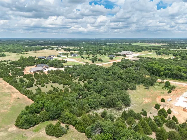 Photo 4 — 107 Pine Valley Lane, Shawnee, OK 74801