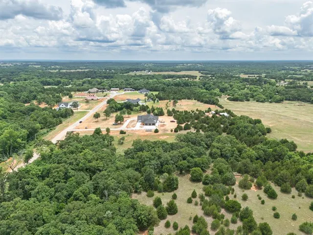 Photo 7 — 107 Pine Valley Lane, Shawnee, OK 74801