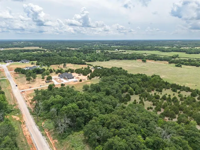 Photo 8 — 107 Pine Valley Lane, Shawnee, OK 74801