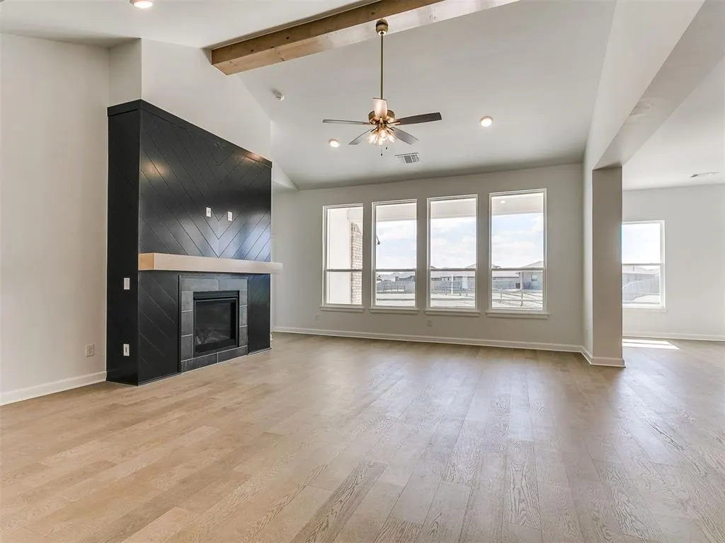 Photo 6 — 10512 NW 33rd Place, Yukon, OK 73099