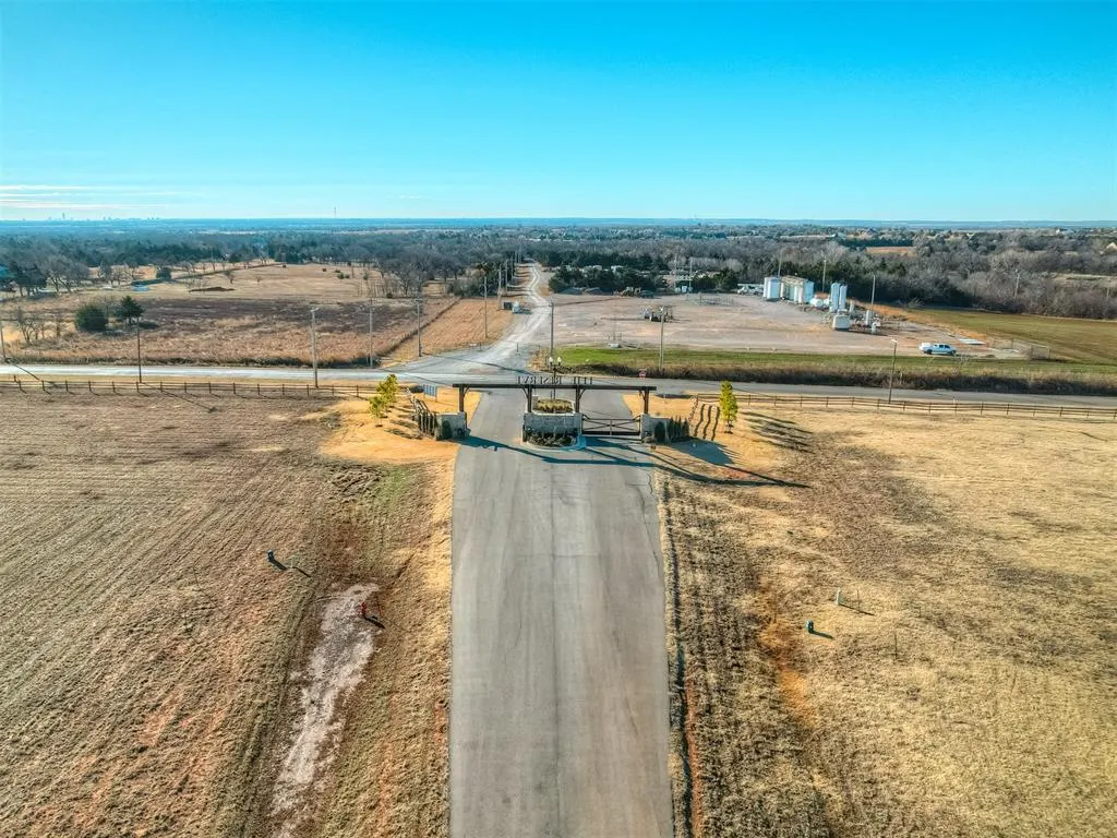 Photo 13 — 20978 Rush Creek Road, Edmond, OK 73025