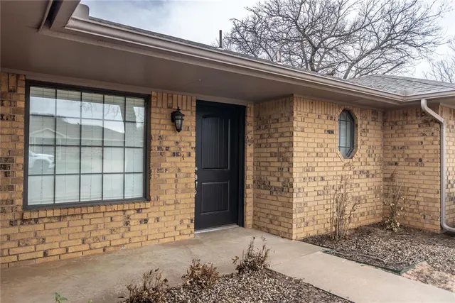 Photo 2 — 1324 Steiner, Weatherford, OK 73096