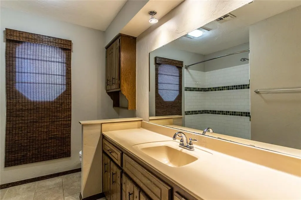 Photo 9 — 1324 Steiner, Weatherford, OK 73096