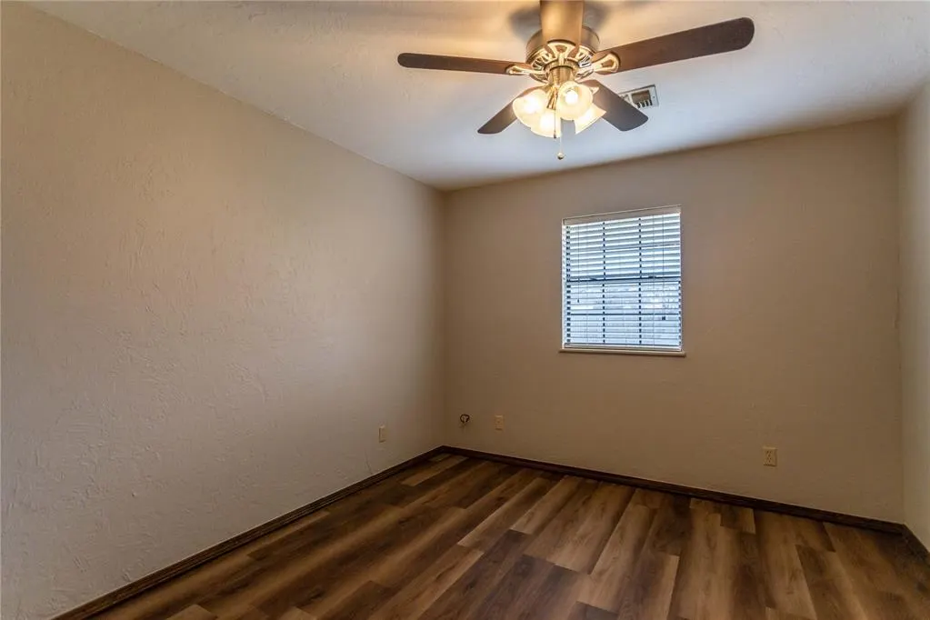 Photo 10 — 1324 Steiner, Weatherford, OK 73096