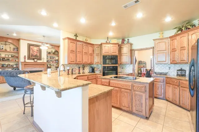 Photo 7 — 404 W Lakeview Drive, Tecumseh, OK 74873