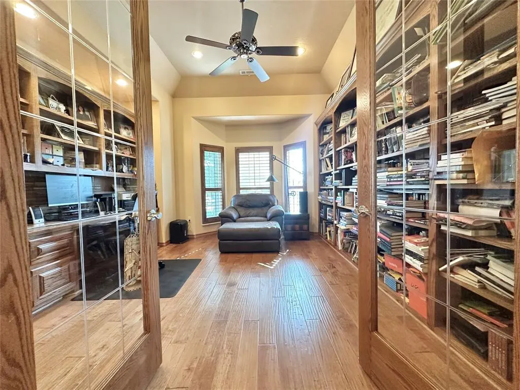 Photo 13 — 404 W Lakeview Drive, Tecumseh, OK 74873