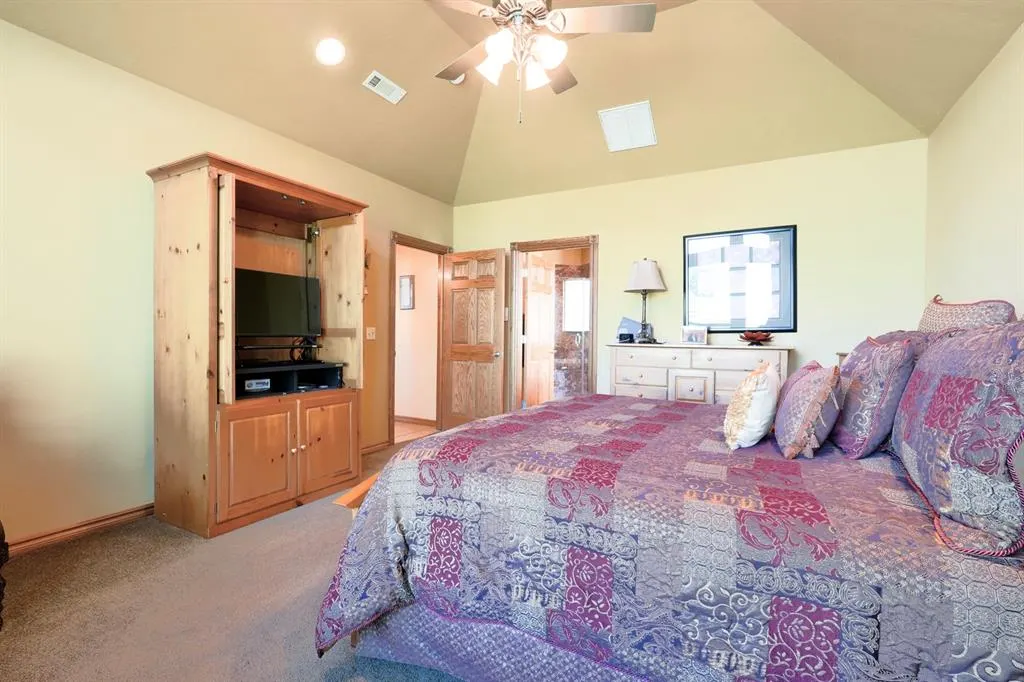 Photo 19 — 404 W Lakeview Drive, Tecumseh, OK 74873