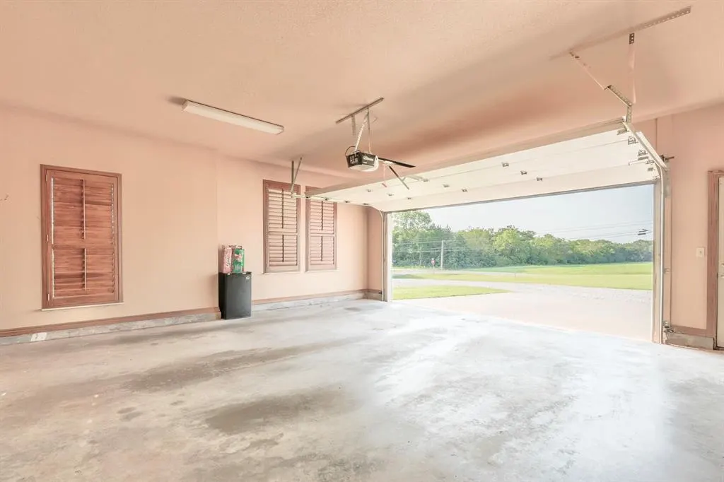 Photo 35 — 404 W Lakeview Drive, Tecumseh, OK 74873
