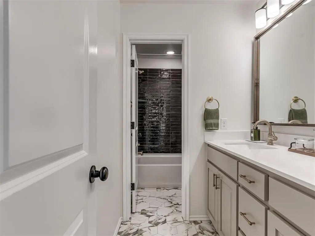 Photo 41 — 17453 240th Street, Washington, OK 73093