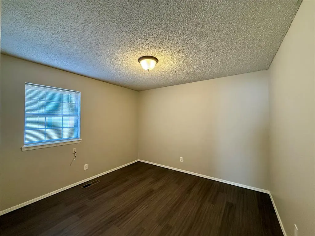 Photo 5 — 1313 Kent, Weatherford, OK 73096
