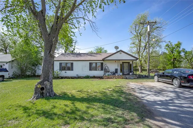 Photo 2 — 304 B Street, Alex, OK 73002