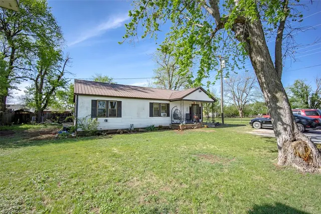 Photo 3 — 304 B Street, Alex, OK 73002