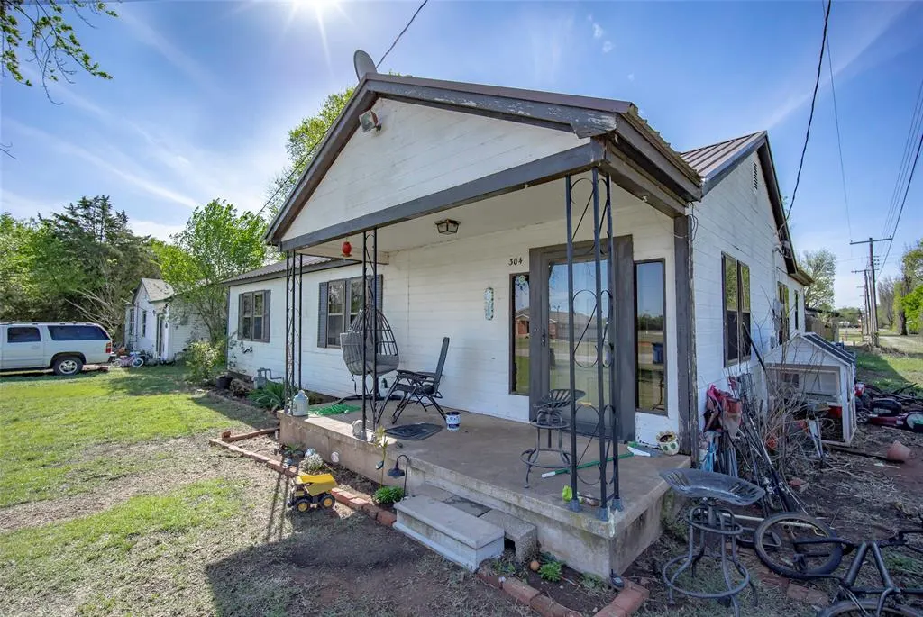 Photo 4 — 304 B Street, Alex, OK 73002