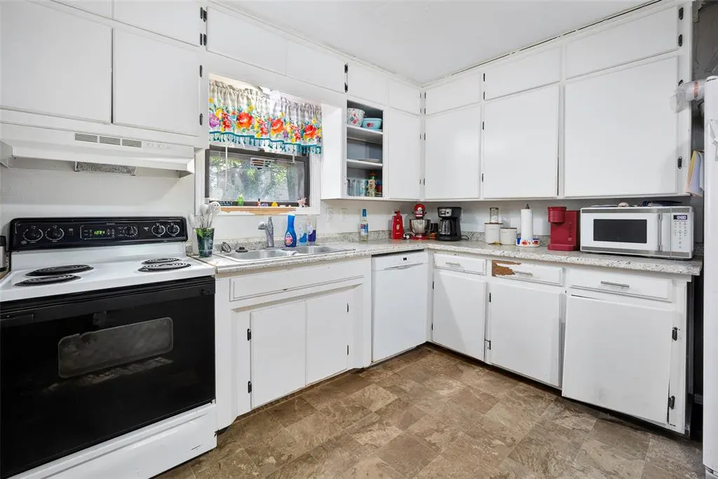 Photo 9 — 304 B Street, Alex, OK 73002