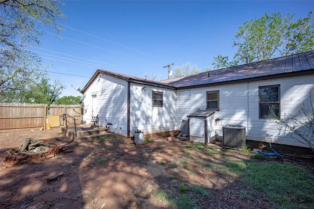 Photo 23 — 304 B Street, Alex, OK 73002