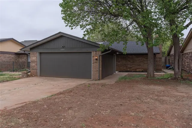 Photo 5 — 6009 Vixen Way, Oklahoma City, OK 73142