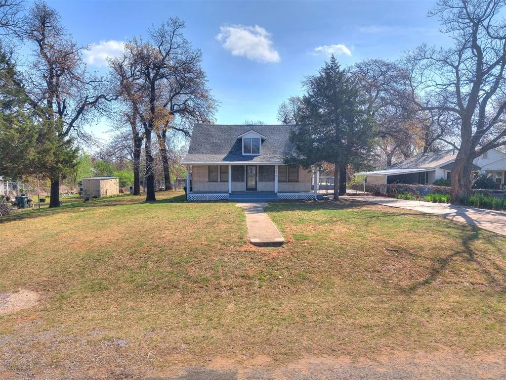 Photo 4 — 916 N Pine Street, Midwest City, OK 73130