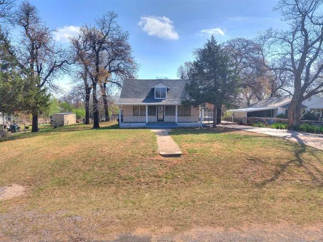 Photo 4 — 916 N Pine Street, Midwest City, OK 73130