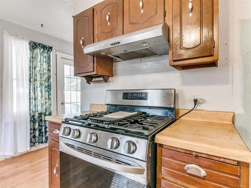Photo 14 — 916 N Pine Street, Midwest City, OK 73130