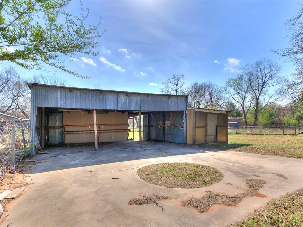 Photo 29 — 916 N Pine Street, Midwest City, OK 73130