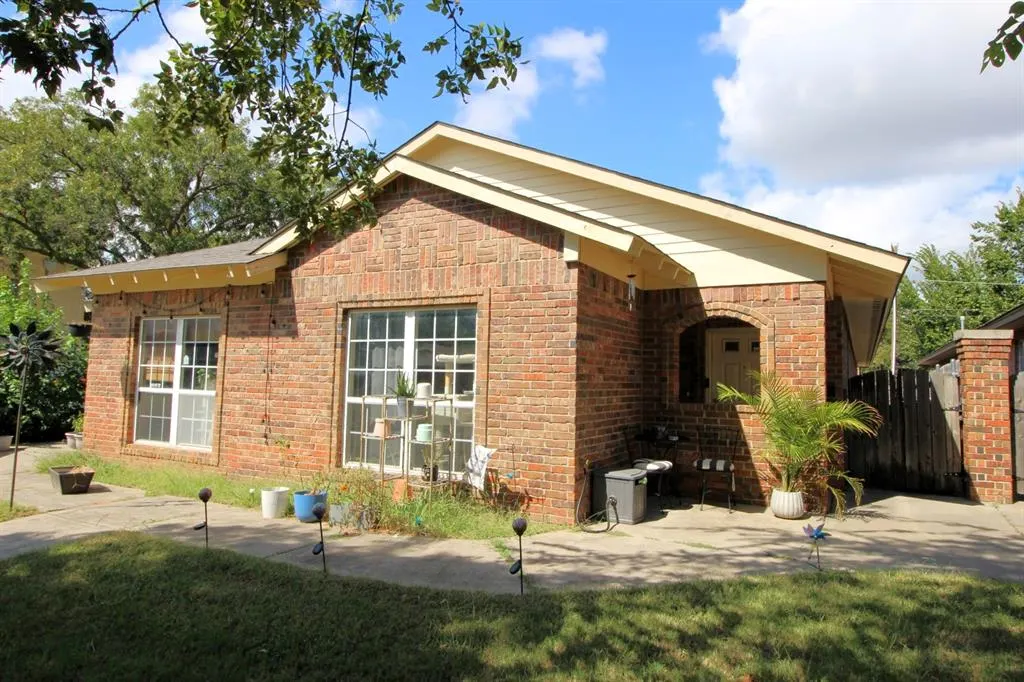 Front exterior — 1615 NW 16th Street, Oklahoma City, OK 73106