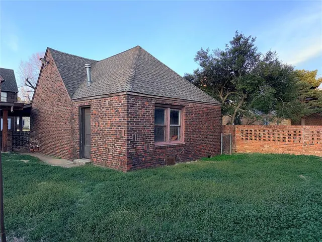 Photo 8 — 808 NW 41st Street, Oklahoma City, OK 73118