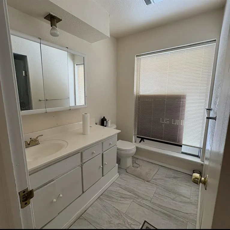 Photo 5 — 6609 Evergreen Canyon Road, Oklahoma City, OK 73162