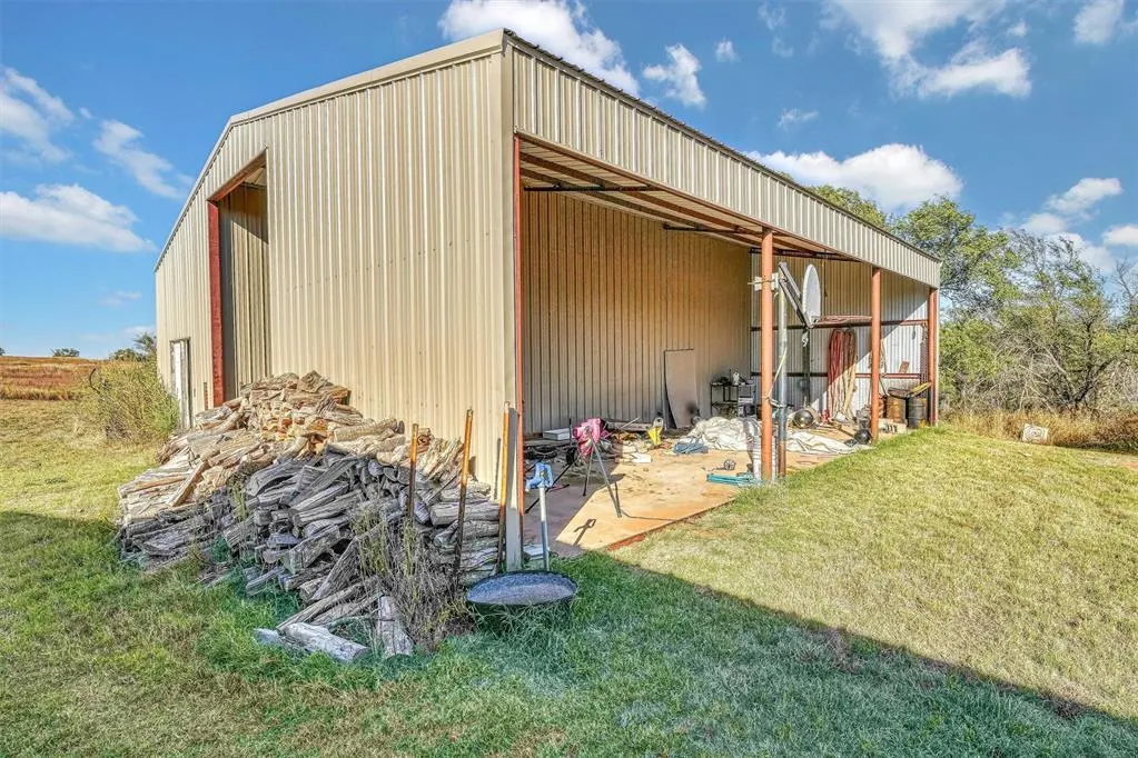 Photo 31 — 17421 E 1160 Road, Sweetwater, OK 73666