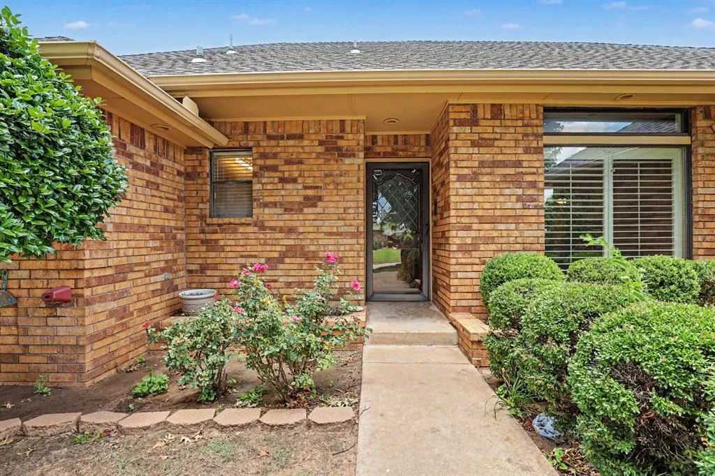 Photo 3 — 2629 SW 108th Street, Oklahoma City, OK 73170