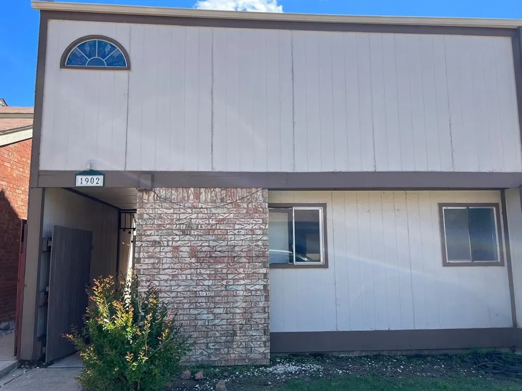 Front exterior — 1902 Three Stars Road, Edmond, OK 73034