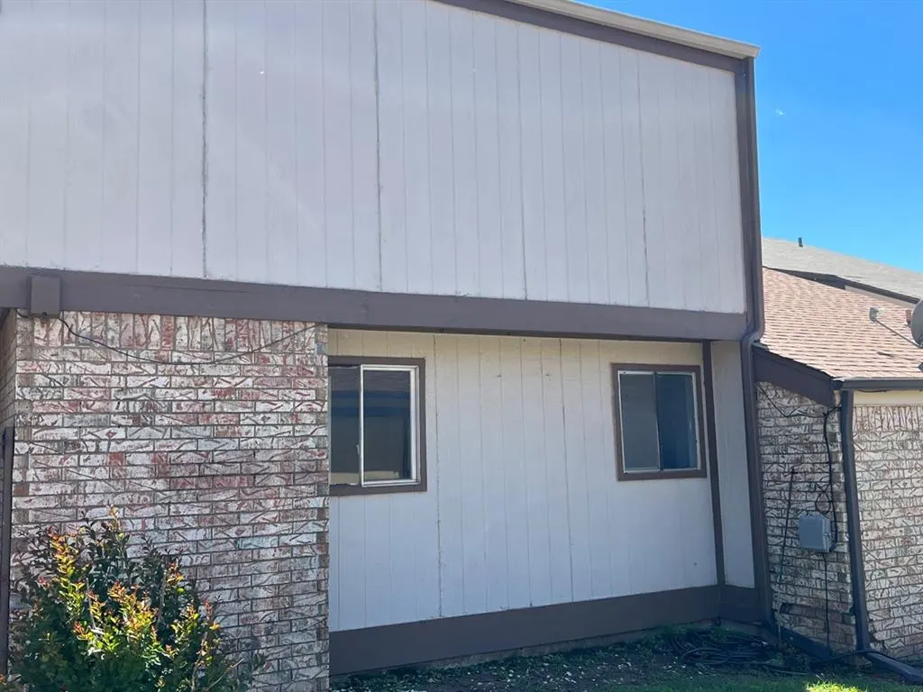 Photo 2 — 1902 Three Stars Road, Edmond, OK 73034