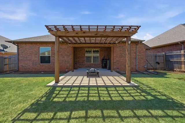 Photo 2 — 8021 NW 158th Street, Edmond, OK 73013