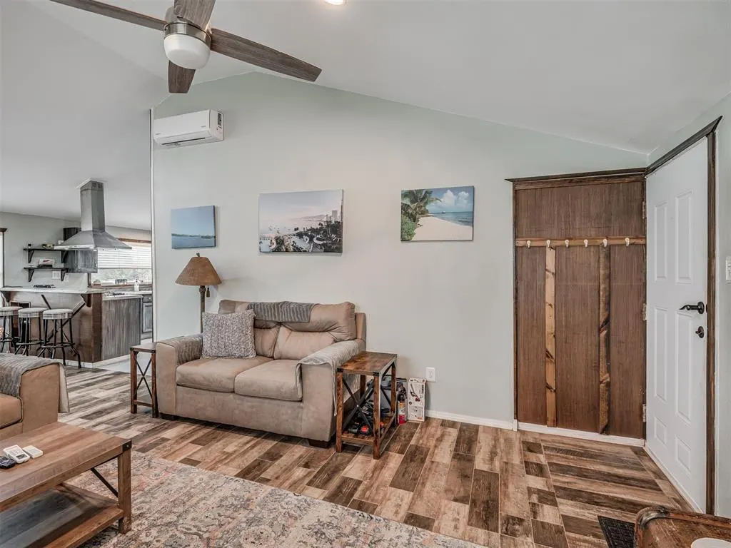 Photo 8 — 11440 W Cedar Lake Drive, Hinton, OK 73047