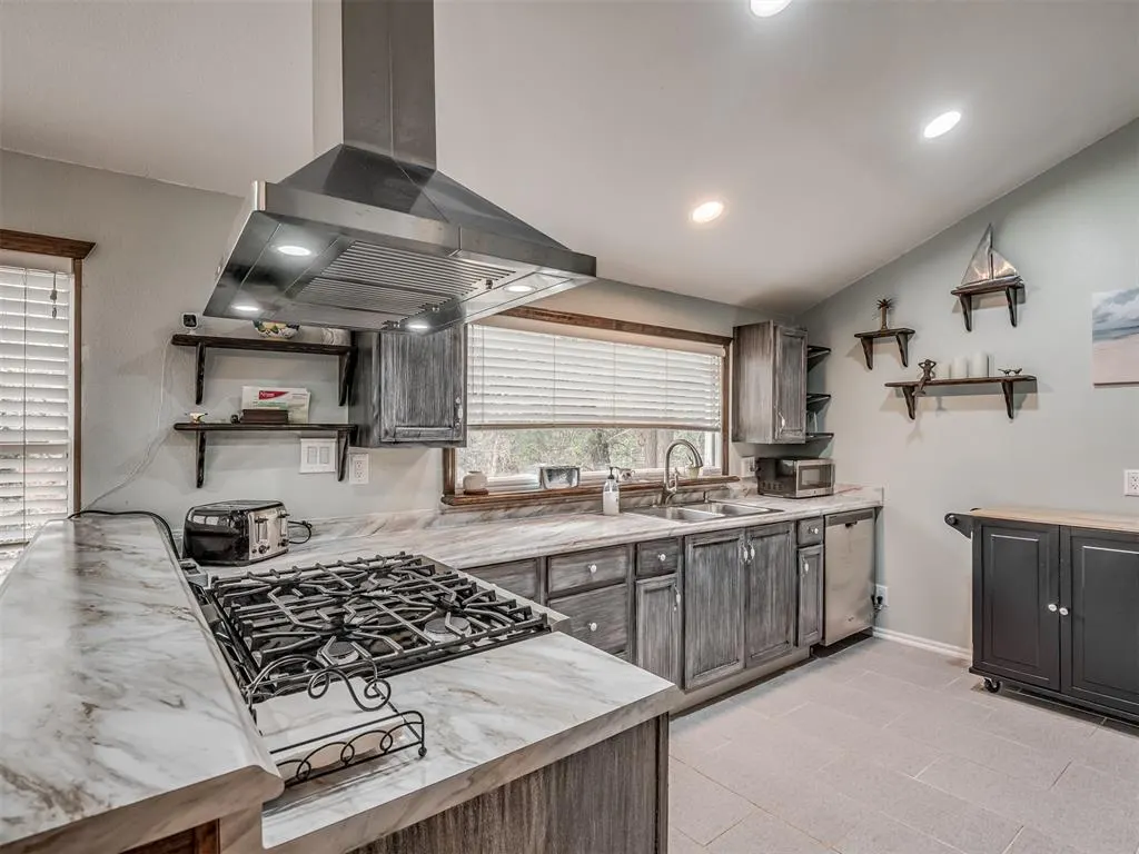 Photo 17 — 11440 W Cedar Lake Drive, Hinton, OK 73047
