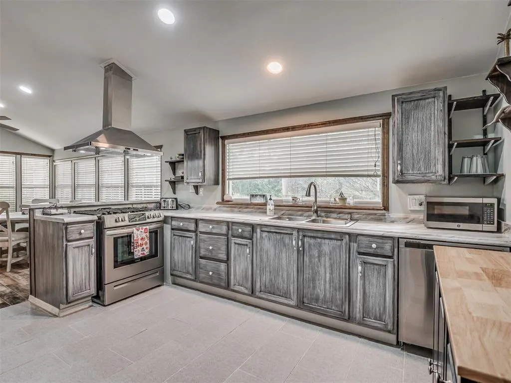 Photo 23 — 11440 W Cedar Lake Drive, Hinton, OK 73047