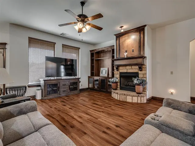 Photo 5 — 13317 NW 4th Street, Yukon, OK 73099