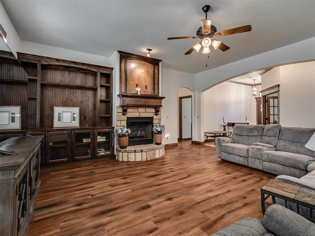 Photo 6 — 13317 NW 4th Street, Yukon, OK 73099