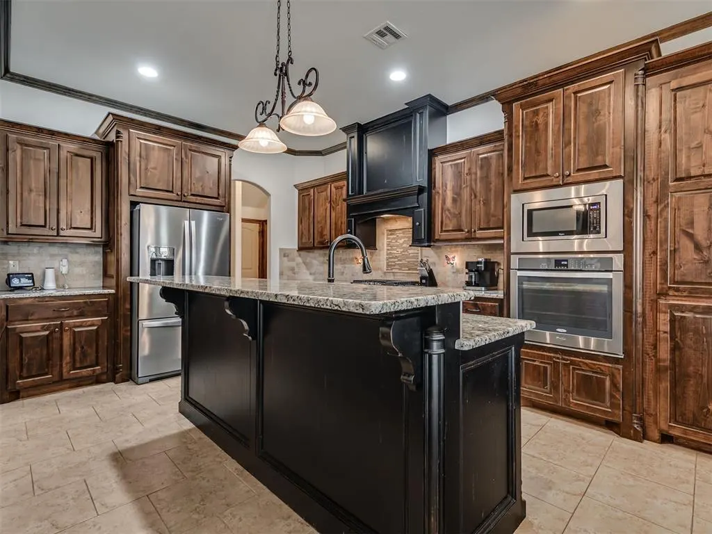 Photo 7 — 13317 NW 4th Street, Yukon, OK 73099