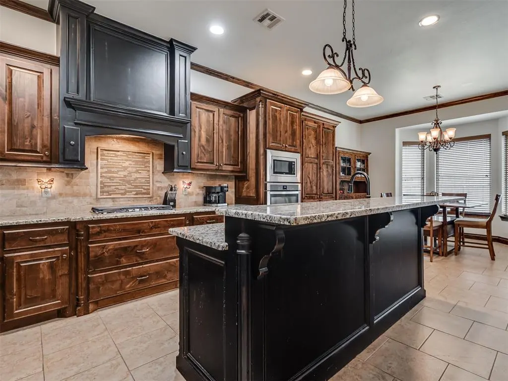 Photo 8 — 13317 NW 4th Street, Yukon, OK 73099