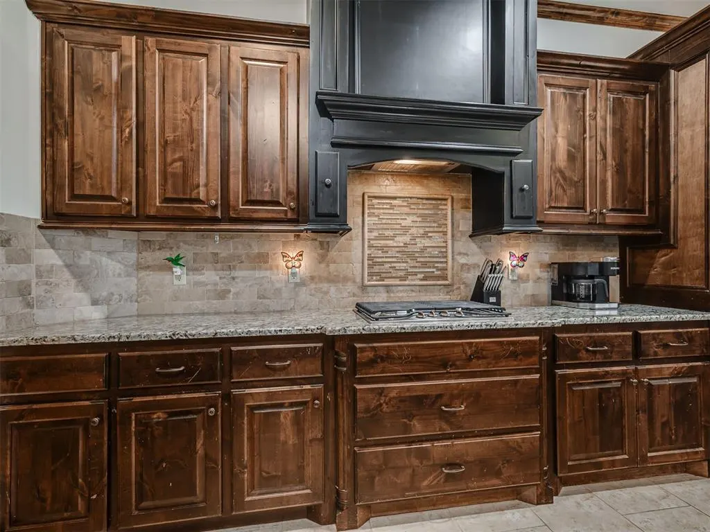 Photo 9 — 13317 NW 4th Street, Yukon, OK 73099