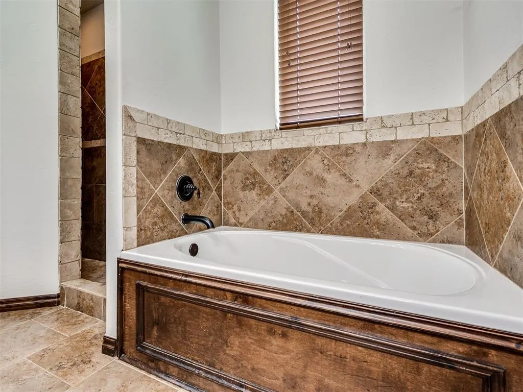 Photo 18 — 13317 NW 4th Street, Yukon, OK 73099