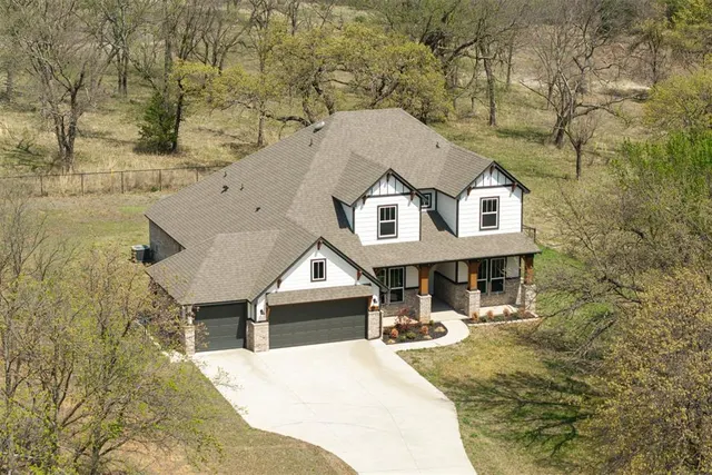 Front exterior — 17519 240th Street, Washington, OK 73093