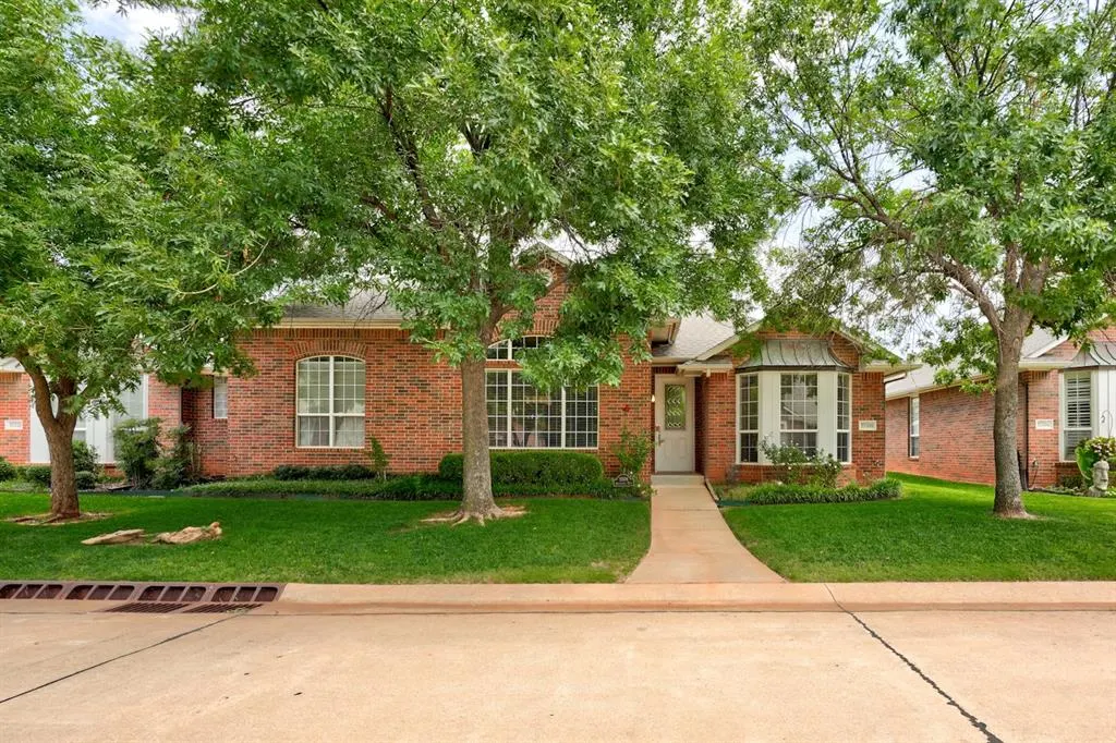 Photo 2 — 15508 Swallowtail Road, Edmond, OK 73013
