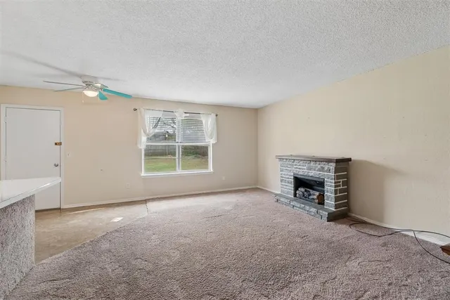 Photo 4 — 1624 NE 4th Street, Moore, OK 73160