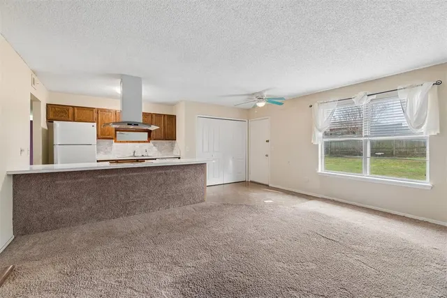 Photo 5 — 1624 NE 4th Street, Moore, OK 73160